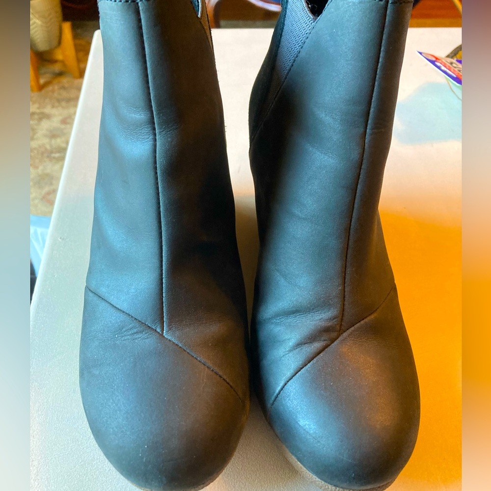 Toms wedges